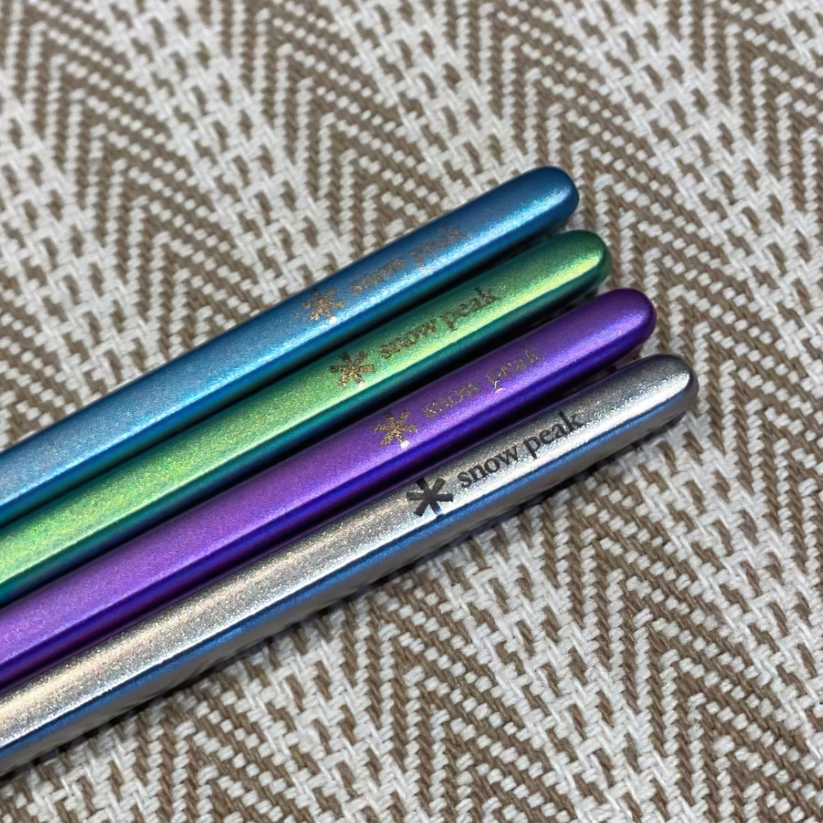 Đũa Cắm Trại Du Lịch Snowpeak Anodized Titanium Chopsticks