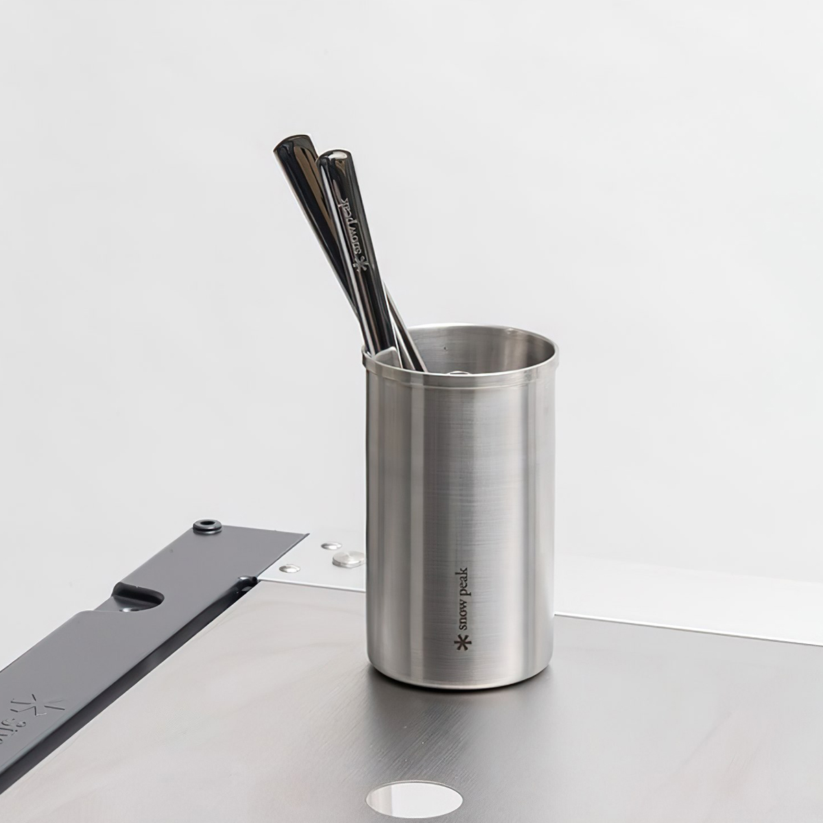 Hộp Đựng Dụng Cụ Cắm Trại Du Lịch Snowpeak Table Top Architect Cylinder Stand