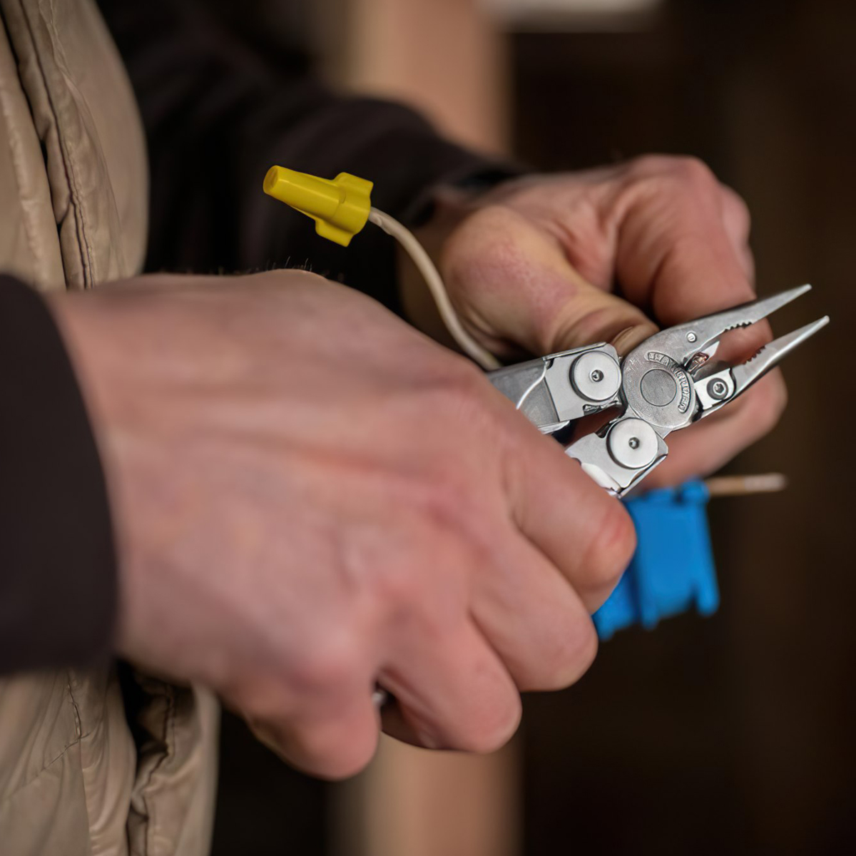 Leatherman WAVE® + Kiềm Đa Năng Cắm Trại