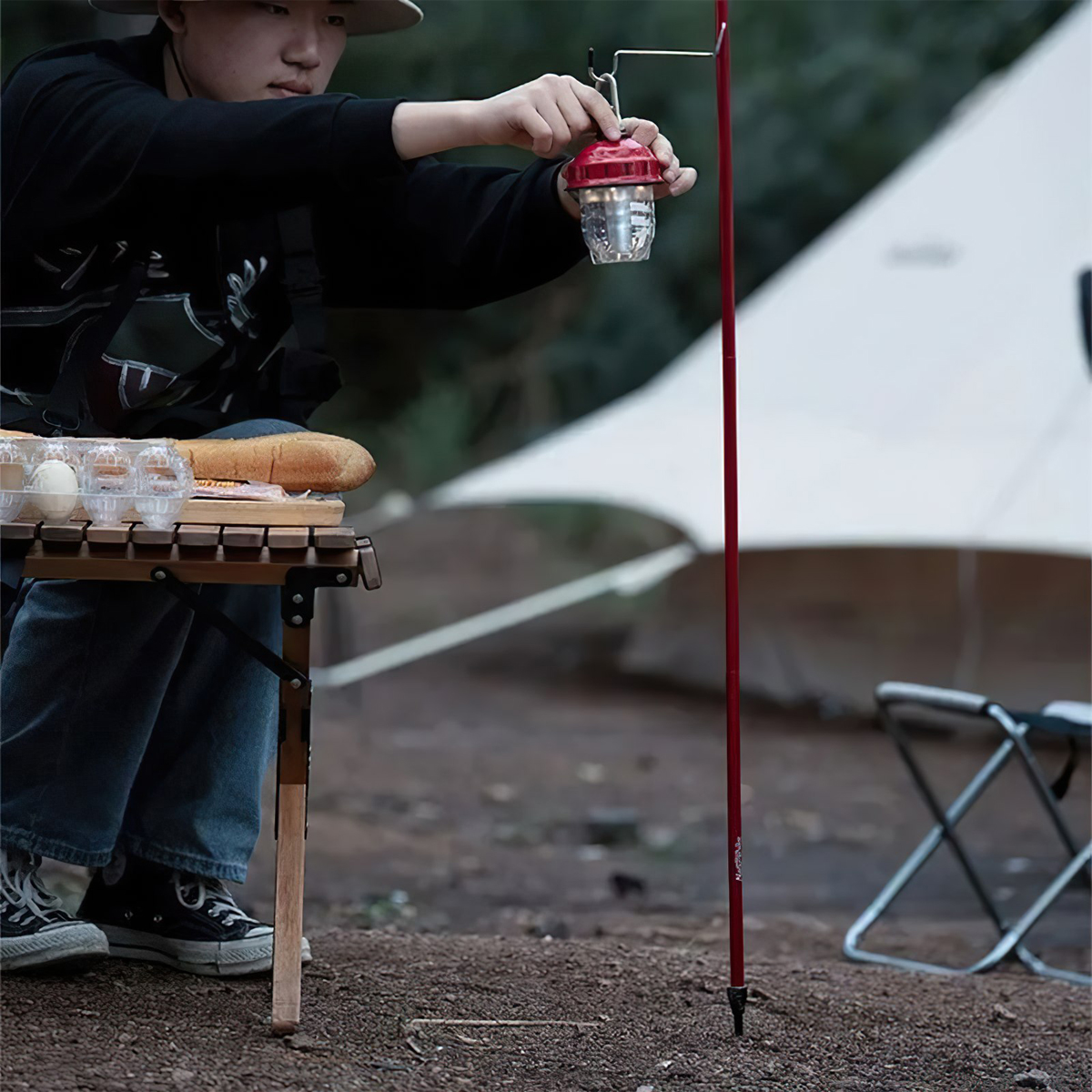 Naturehike Chân Giá Treo Đèn Cắm Trại NH20PJ003