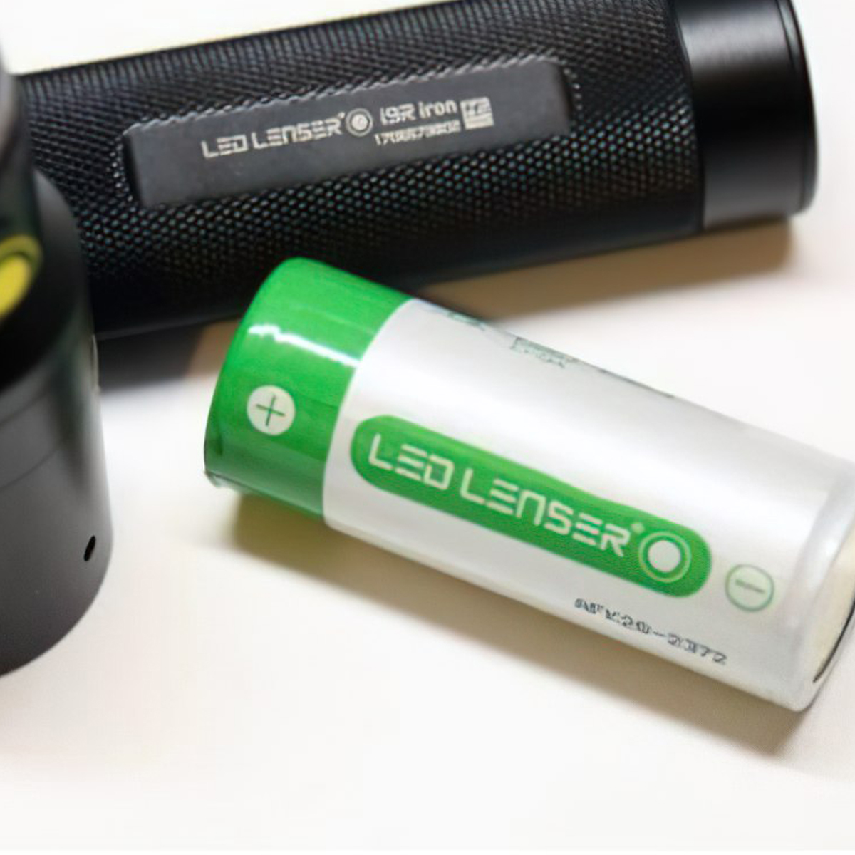 LedLenser I9RI Pin 26650 Li-FePo4 3000mAh Cắm Trại