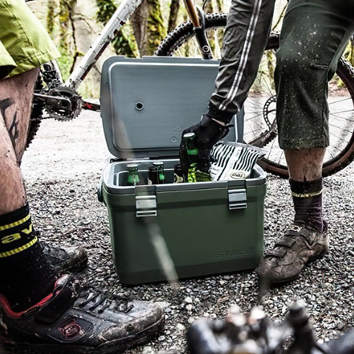 Stanley Adventure Cooler 16QT Thùng Đựng Đá Cắm Trại