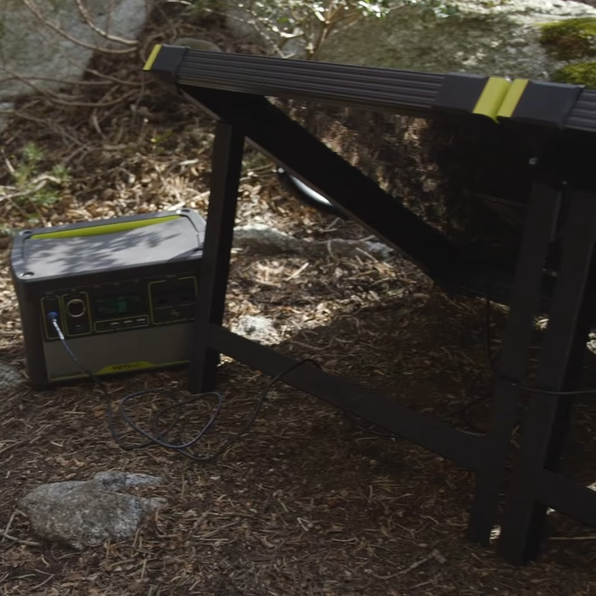 Tấm Pin Mặt Trời Goal Zero Boulder 200 Briefcase Solar Panel