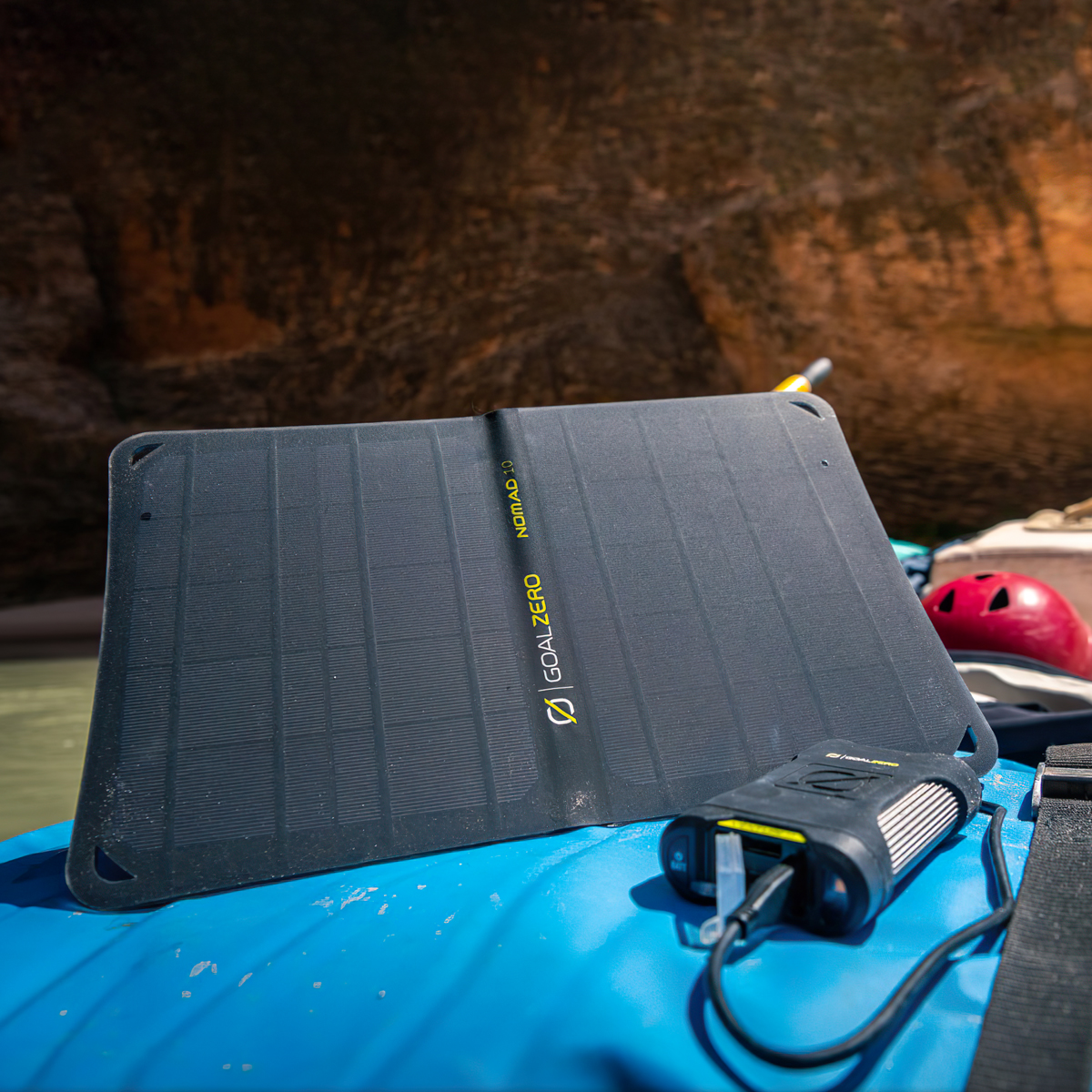 Tấm Pin Mặt Trời Goal Zero Nomad 10 Solar Panel