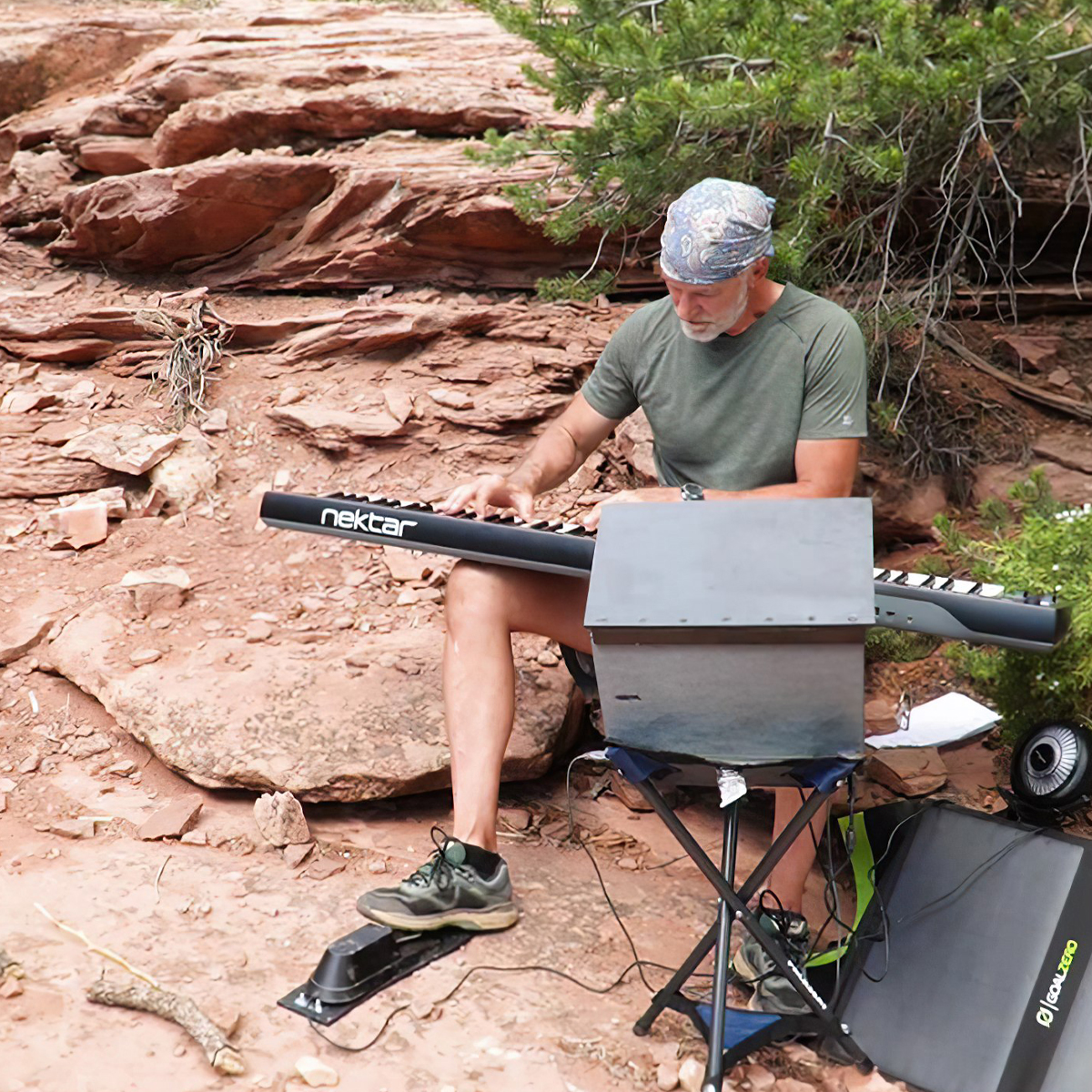 Tấm Pin Mặt Trời Goal Zero Nomad 50 Solar Panel