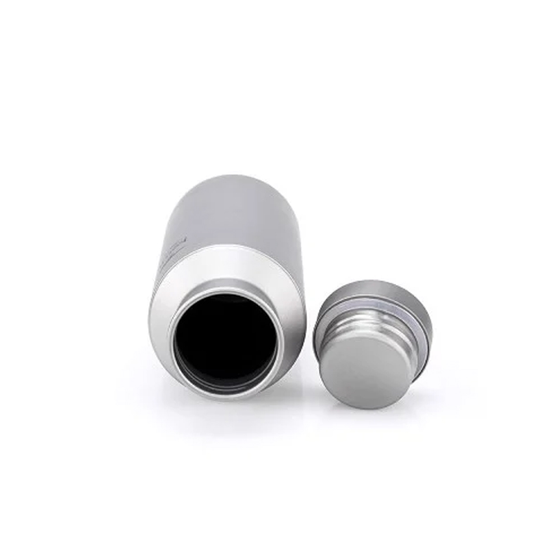 Bình Đựng Nước Titanium Kèm Bao Xốp Cách Nhiệt (700ml)
