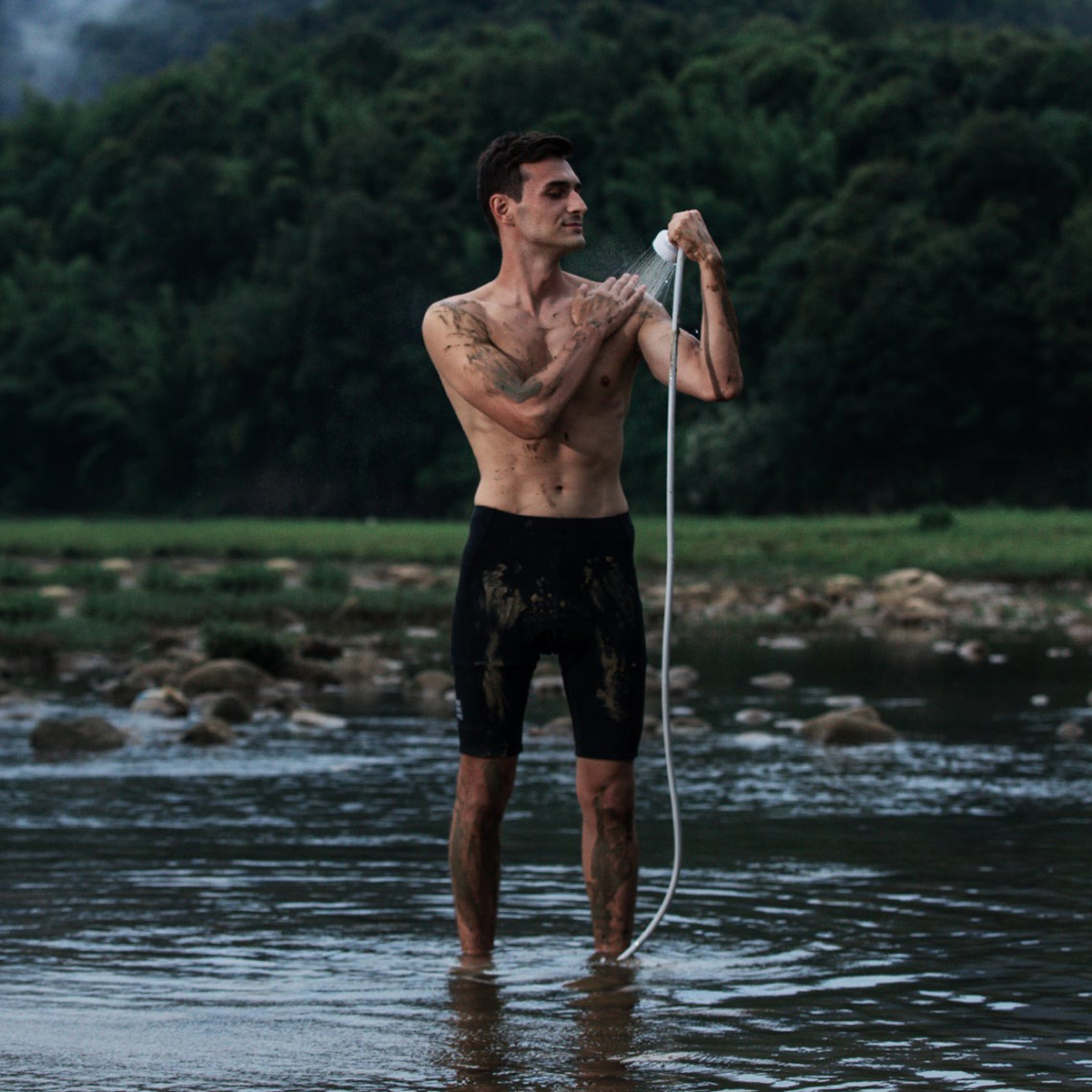 Flextail Max Shower Vòi tắm dã ngoại cắm trại kèm bơm áp suất cao