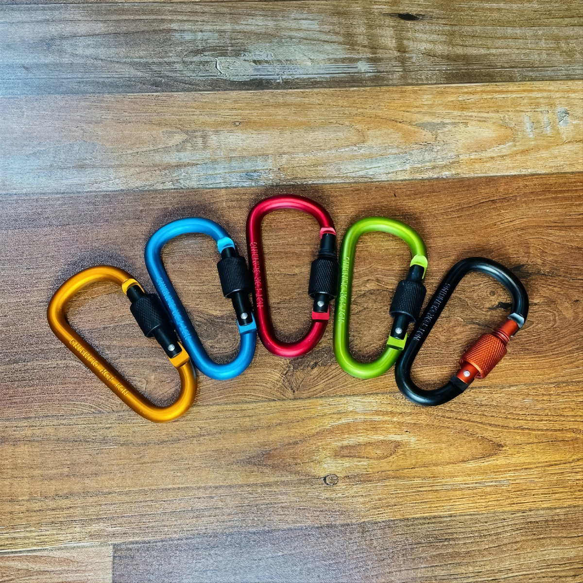 Vultura Vtr-Ca2501 Carabiner Chữ D Có Khóa Vặn
