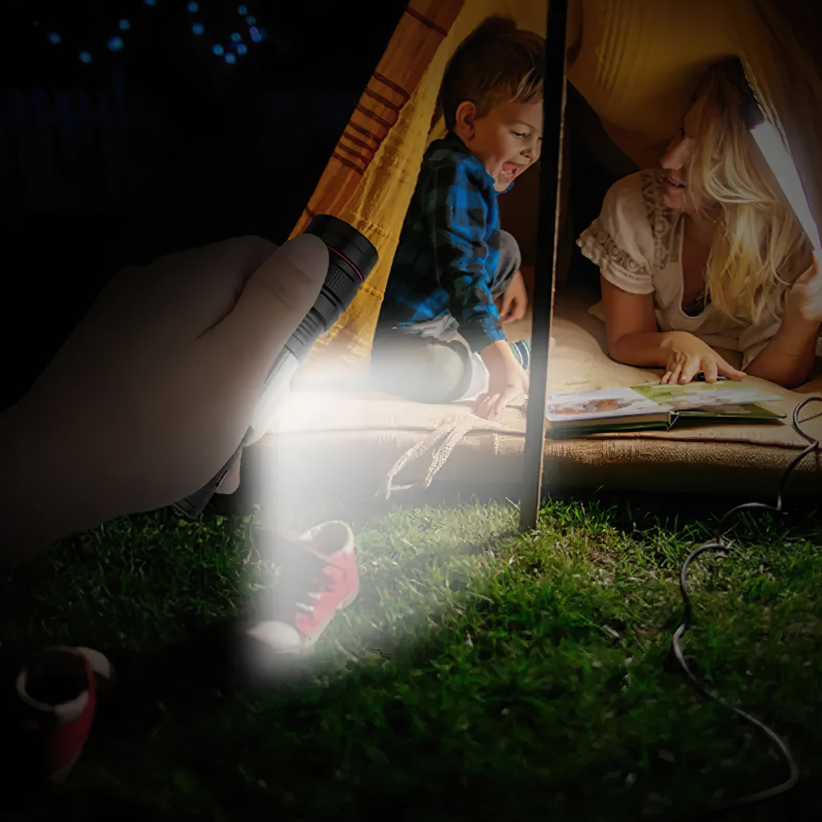 Vultura VTR-FL2401 Đèn Pin Sạc Cắm Trại 200 Lumen