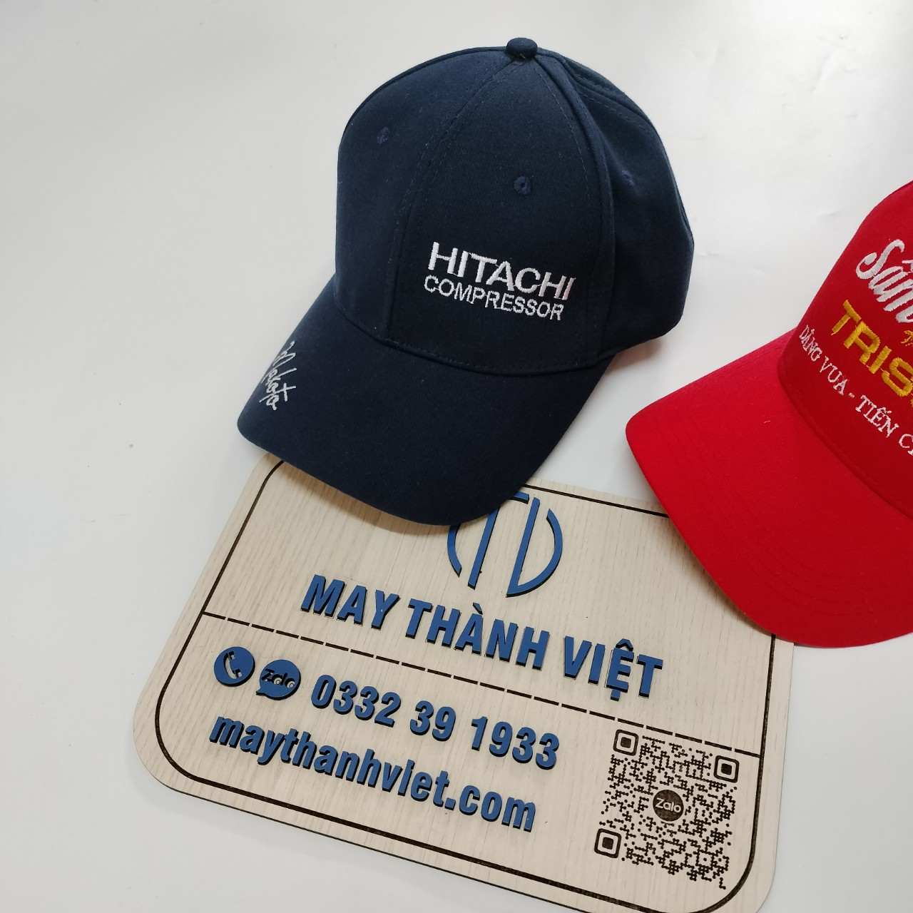 mũ lưỡi trai đồng phục