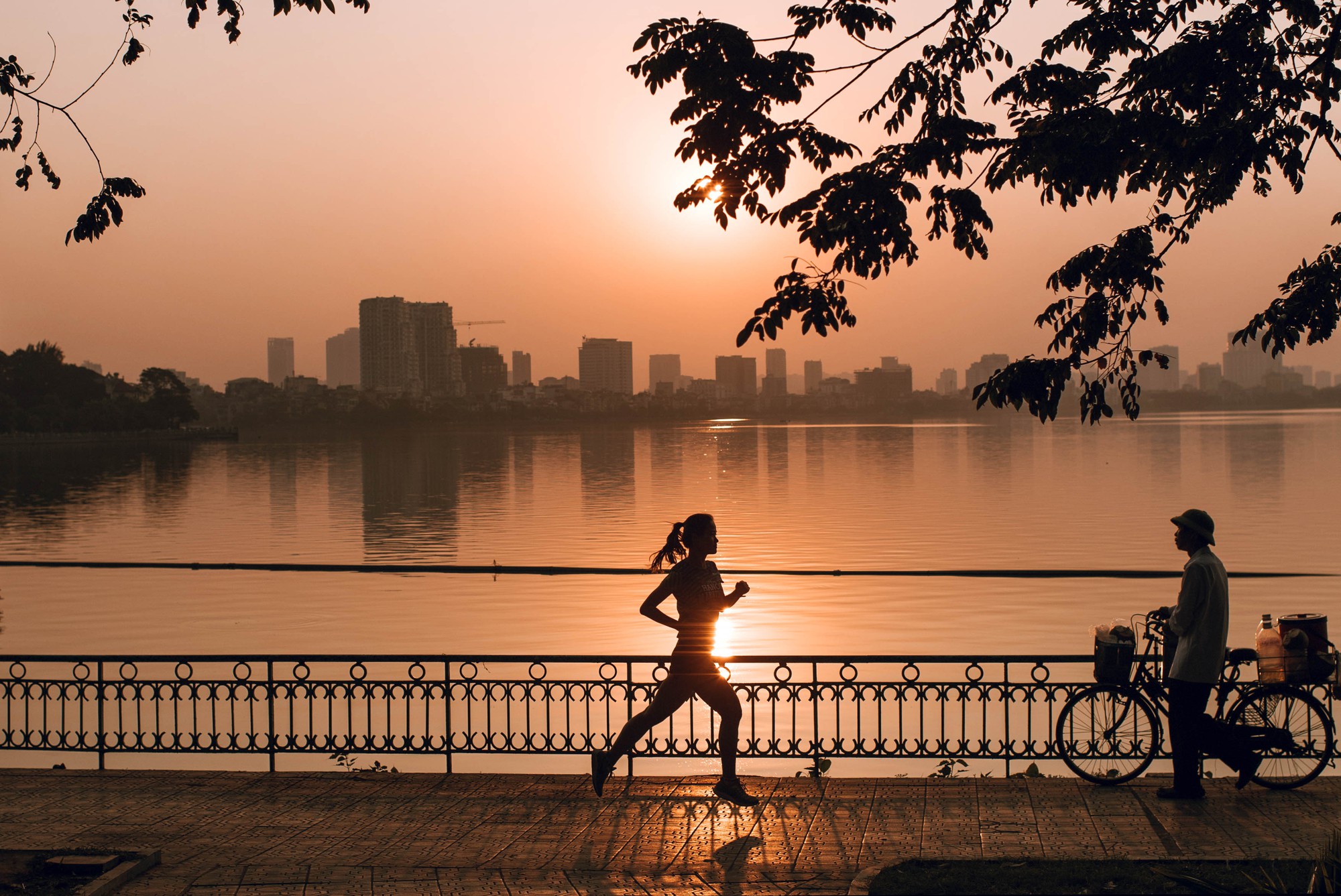 West Lake - the familiar place for sporting people