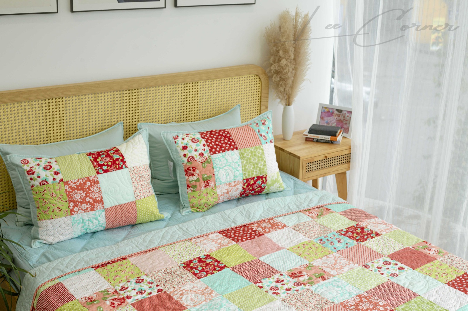 Bộ chăn gối ghép vuông xanh đỏ, chần máy, 2x2,2m - good life