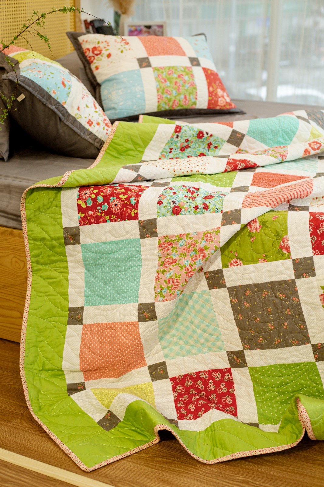 Bộ chăn ghép vải phức tạp màu xanh bơ, chần máy kích thước 2mx2m2