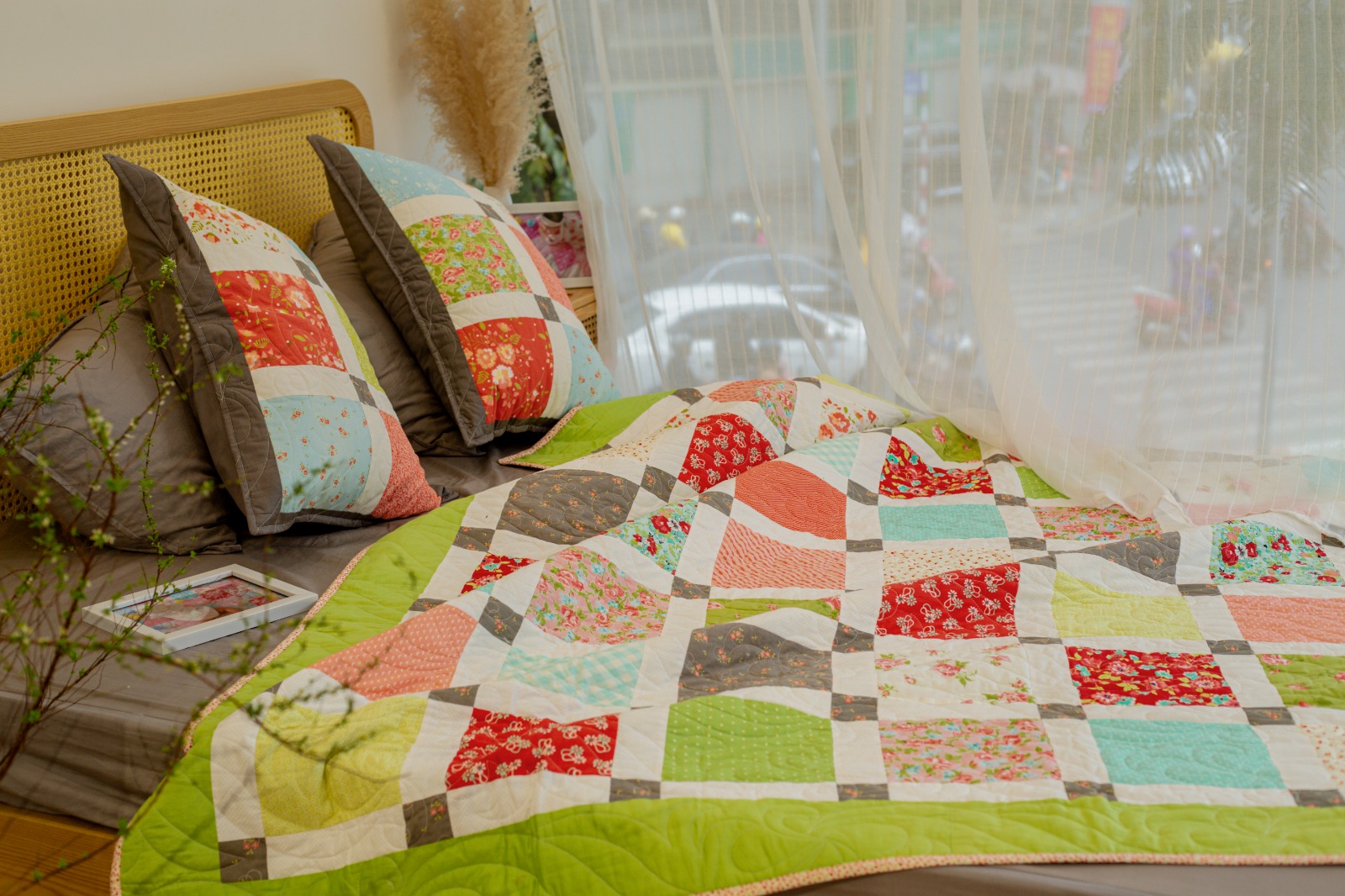 Bộ chăn ghép vải phức tạp màu xanh bơ, chần máy kích thước 2mx2m2