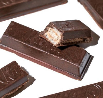 Bánh Kitkat đen vị socola