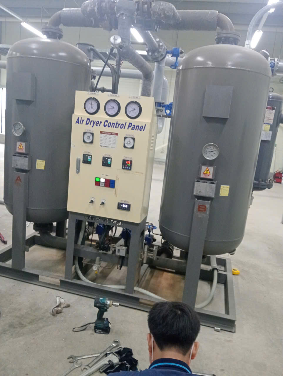 CÔNG TY COMPKOREA VINA XỬ LÝ MẤY SẤY KHÍ HẤP THỤ 300HP TẠI CÔNG TY LISAL HÀ NAM