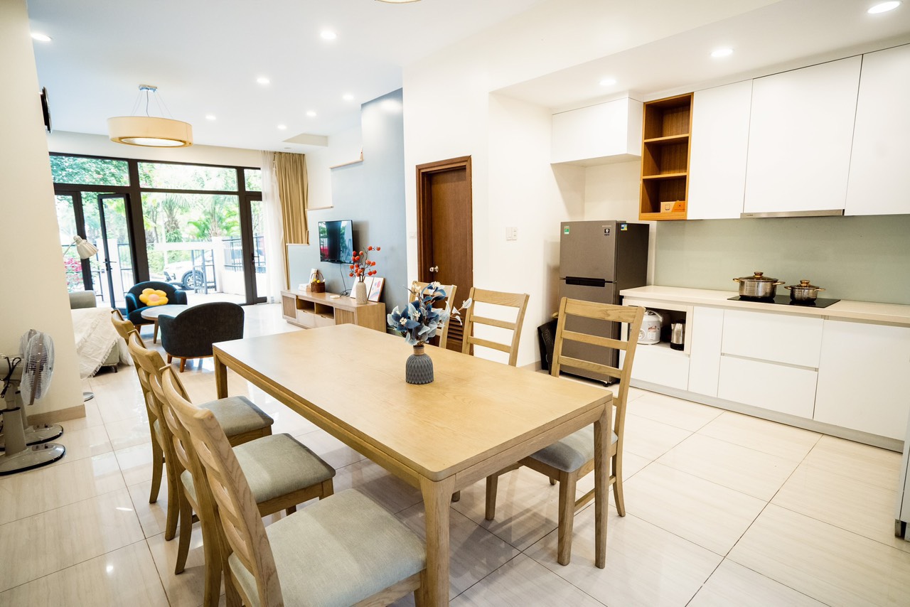 Cho thuê dài hạn căn village royal lotus