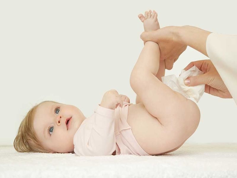 Tiêu chí giúp mẹ chọn khăn ướt an toàn cho trẻ sơ sinh