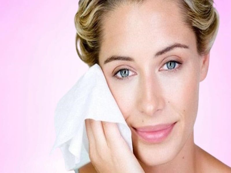 Khăn giấy ướt tốt cho da mặt và 5 điều không thể bỏ qua