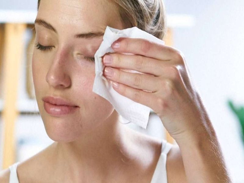 Dùng khăn giấy ướt dành cho da mụn loại nào tốt?