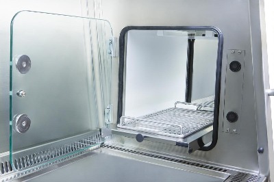 Tủ phân lập cách ly cho bào chế dược vô trùng  GloveFAST Cyto Pharma 2-4-2, Hãng FASTER S.r.l./Ý