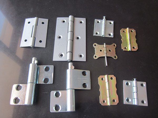 Bản lề cửa nhôm kính là gì?