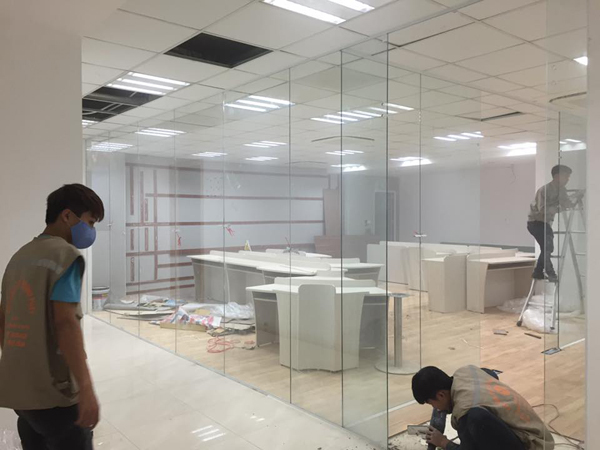 Lắp đặt cửa kính
