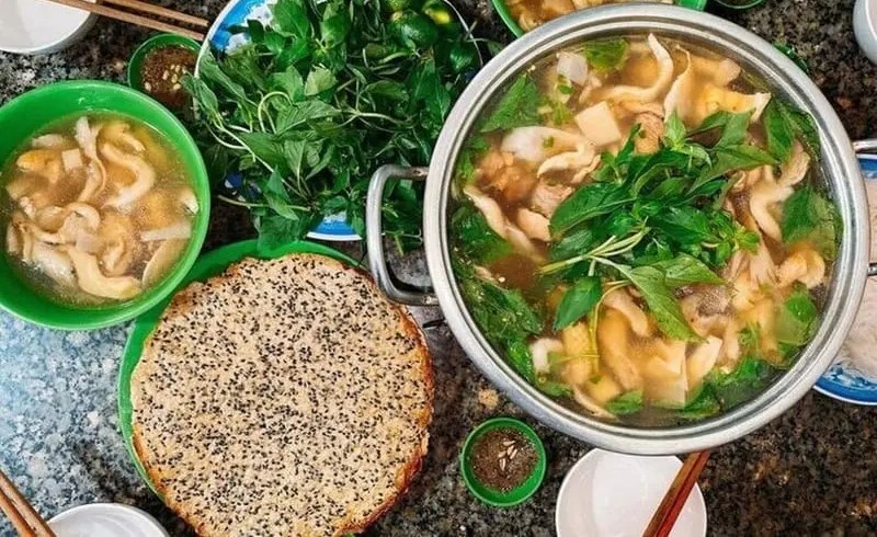 Hướng Dẫn Cách Nấu Lẩu Gà Lá É Chi Tiết Từng Bước