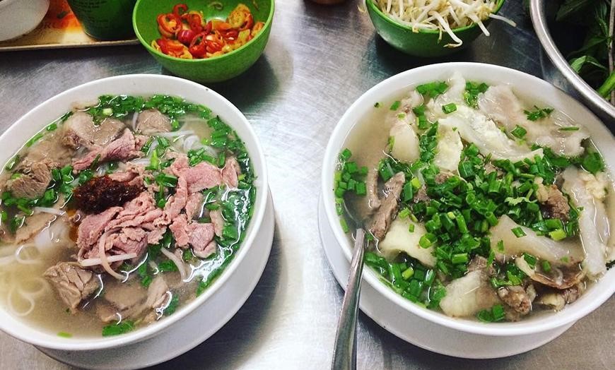Phở Sài Gòn và Phở Hà Nội: Sự Khác Biệt Trong Hương Vị