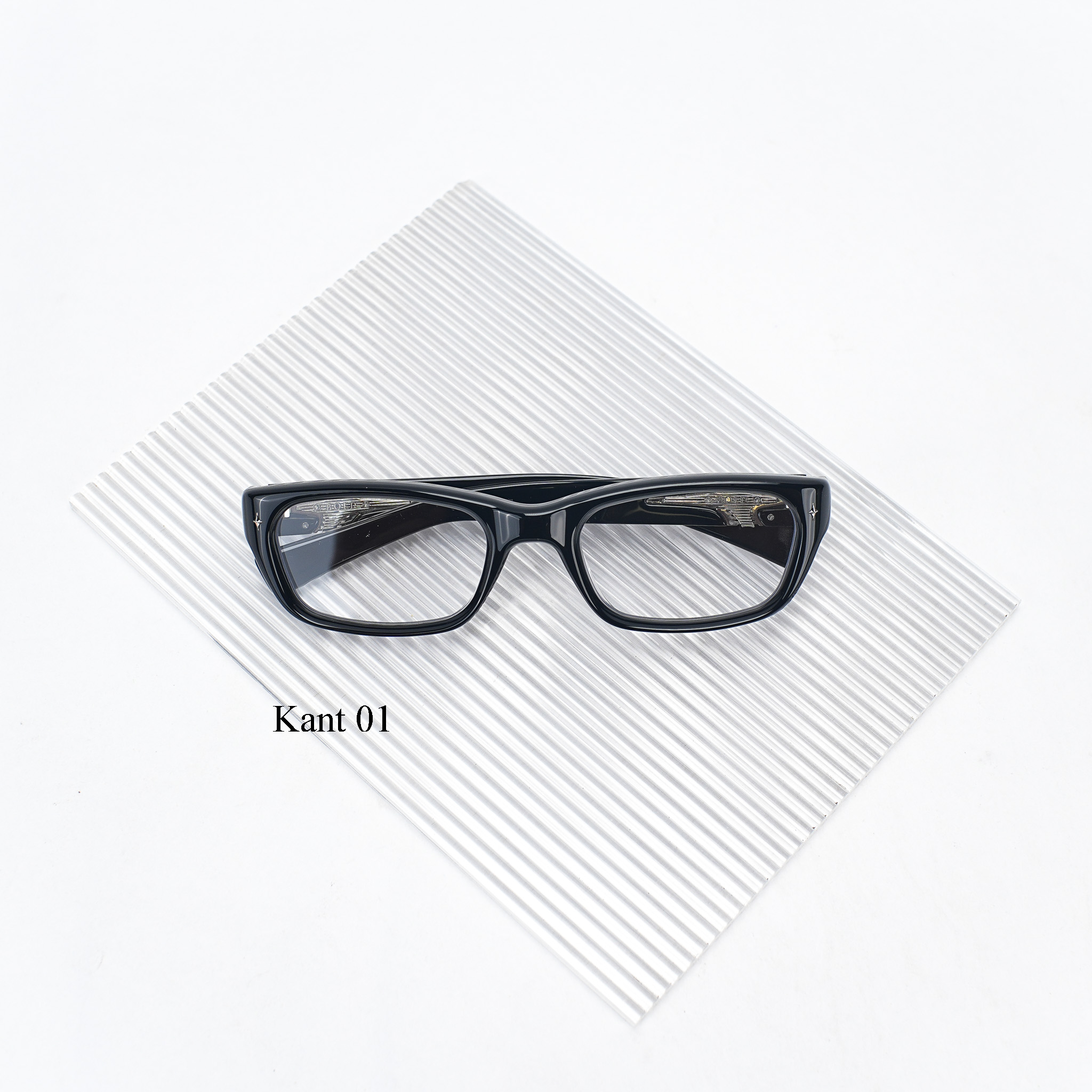 Kant 01 – Bộ Sưu Tập Bold Limited 2026 Của Gentle Monster Đang Gây Bão Làng Thời Trang