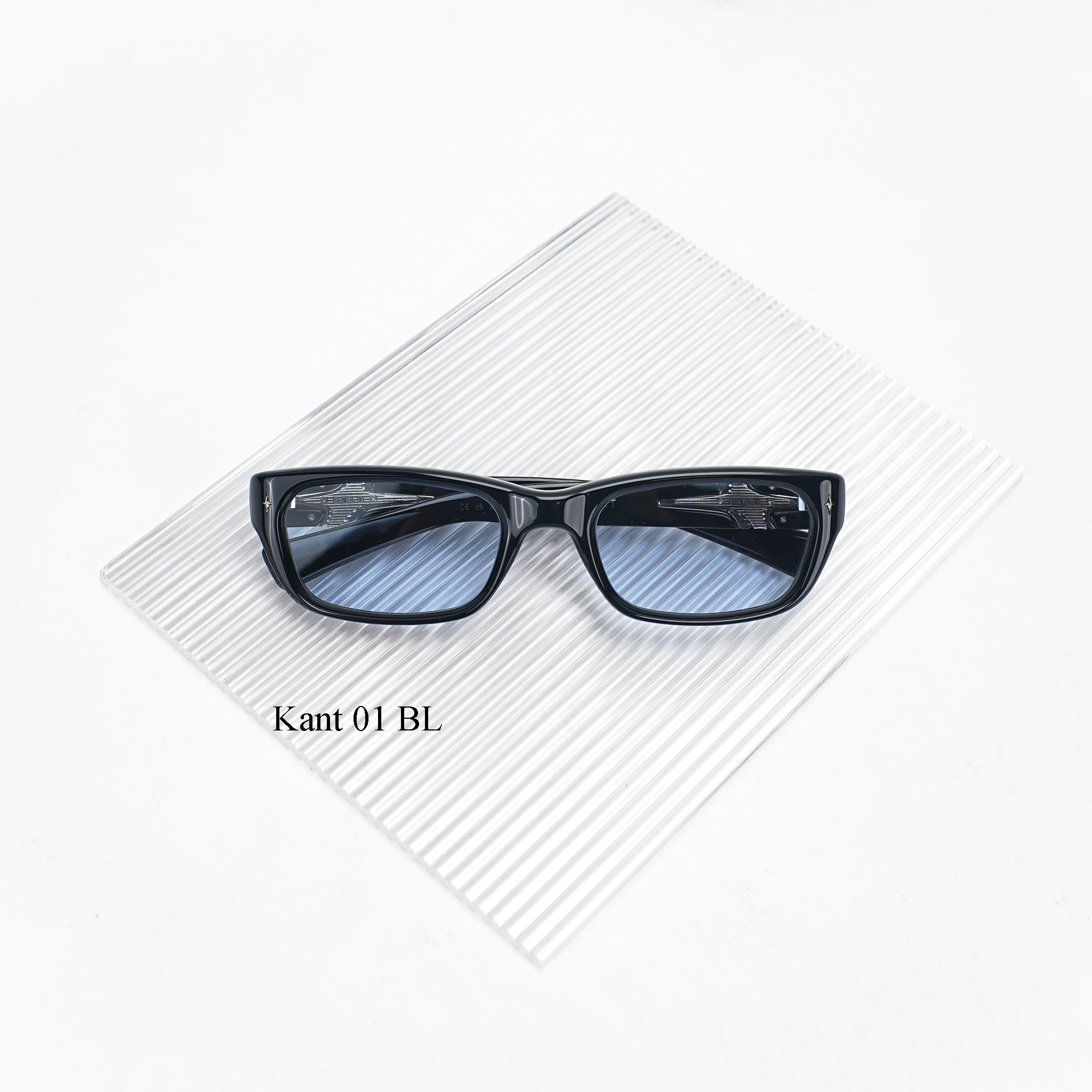 Kant 01 BL – Màu Xanh Táo Bạo Đang Làm Mưa Làm Gió Trong BST Bold 2026