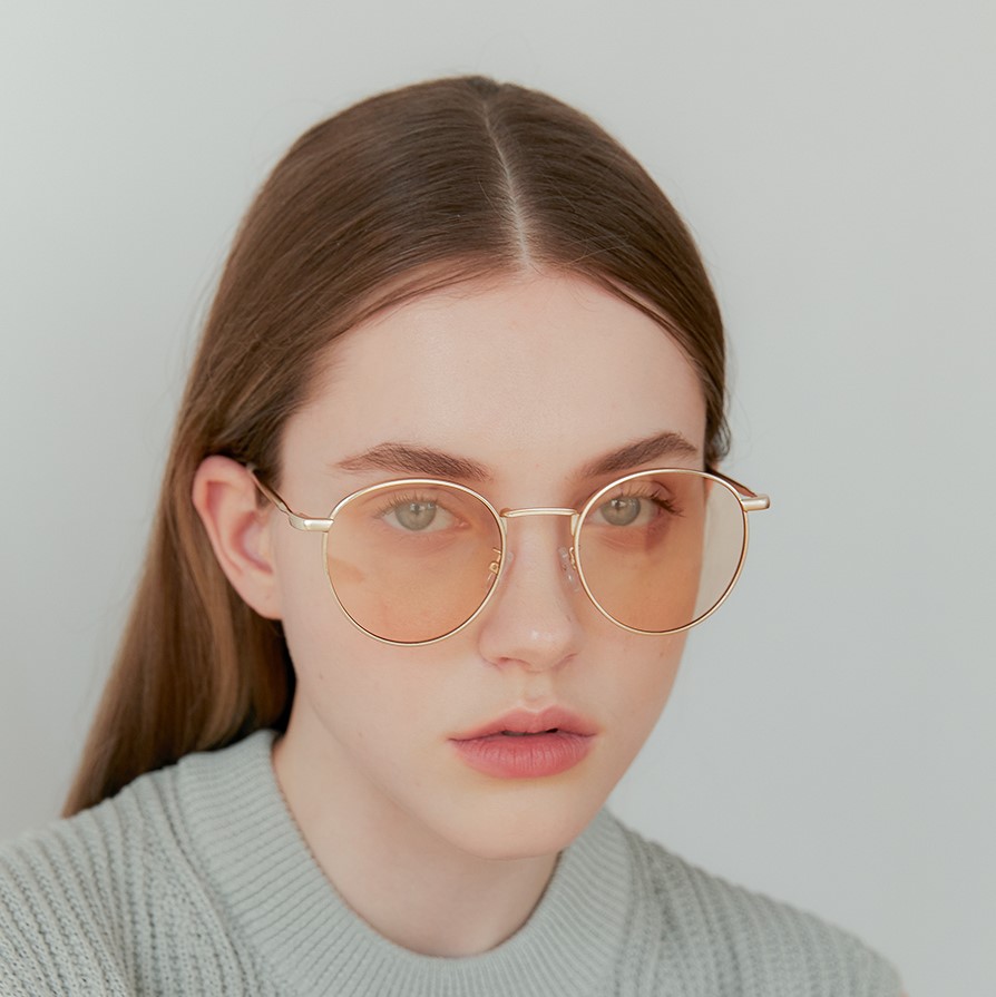 Kính One Brilliant: Khi Sự Đơn Giản Kết Hợp Sang Trọng, Một Hành Trình Thời Trang Đỉnh Cao