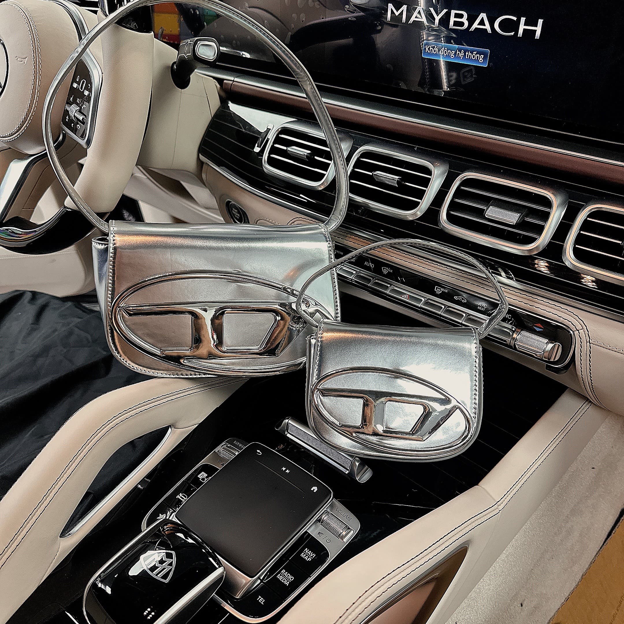 Chiếc Túi 1DR Diesel: Sự Trỗi Dậy Nổi Bật và Bền Vững trong Thế Giới Thời Trang Năm 2023