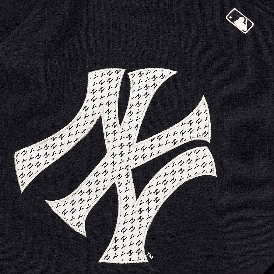 Mua Áo Nỉ Sweater MLB Diamond Monogram Jacquard Overfit Sweatshirt Boston  Red Sox 3AMTM072443WIS Màu Đỏ Mận Size S  MLB  Mua tại Vua Hàng Hiệu  h053590