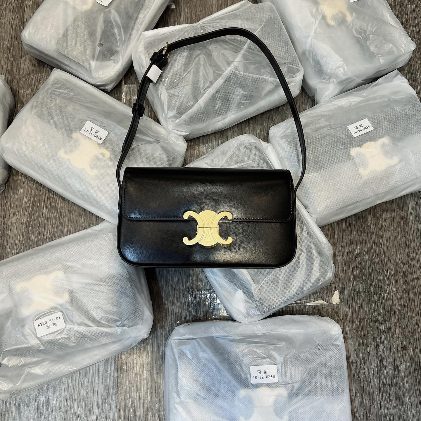 Túi Celine Remake Hàn Size 20 cm Màu Đen