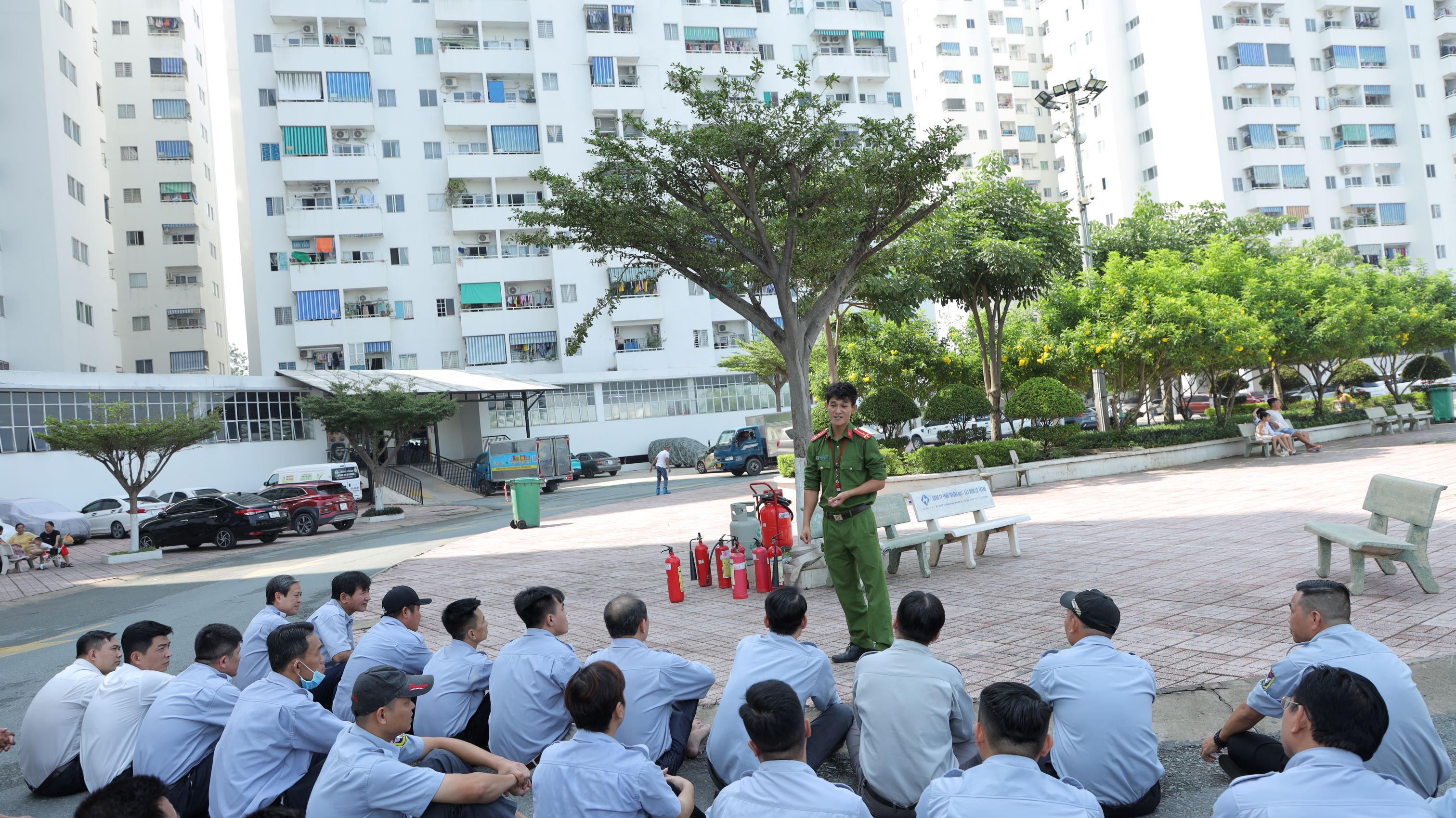 ĐÀO TẠO PCCC ĐỊNH KỲ TẠI CTY LÊ THÀNH - BẢO ĐẢM SỰ AN TOÀN TUYỆT ĐỐI CHO CƯ DÂN