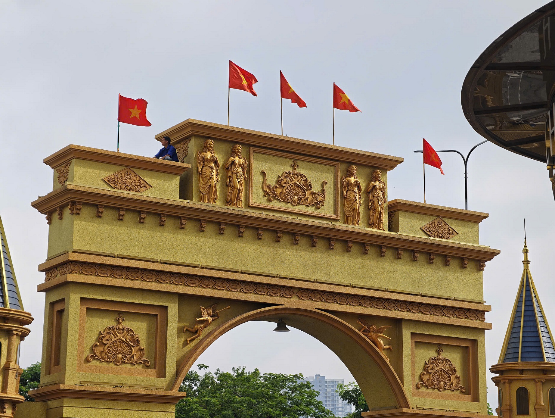 Vì sao việc treo cờ Tổ quốc ngày 2/9 lại đặc biệt đến thế?