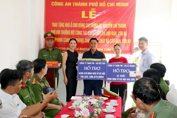 Lê Thành tặng nhà ở cho Trung tá công an cứu người mắc kẹt ở Thổ Nhĩ Kỳ