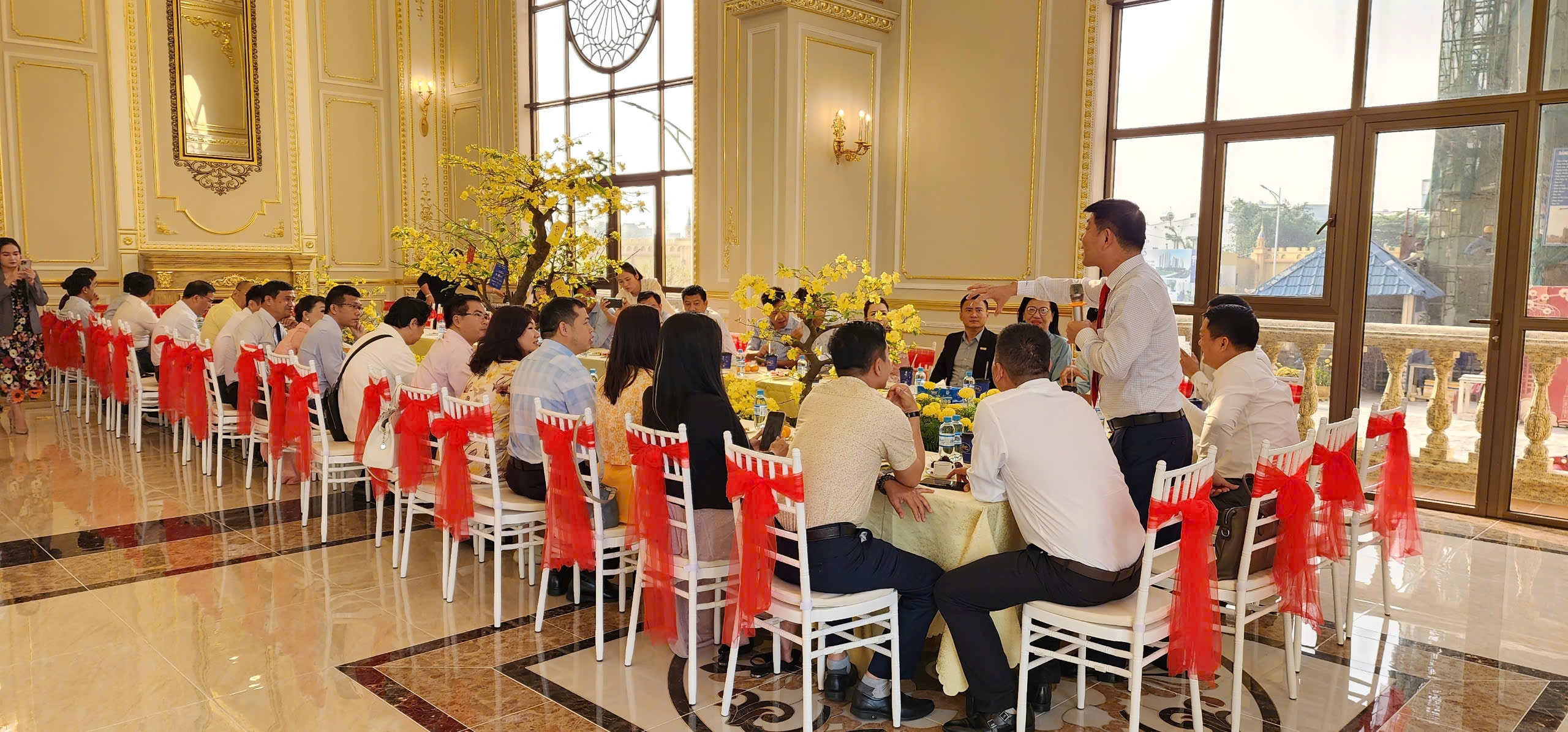 HỆ SINH THÁI AB LÊ THÀNH CHÀO ĐÓN ĐOÀN DOANH NHÂN HỘI DOANH NGHIỆP QUẬN BÌNH TÂN ĐẾN THĂM VÀ CHÚC TẾT