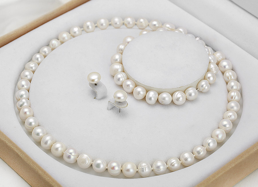 Trang sức ngọc trai tôn vinh nét đẹp đẹp phụ nữ