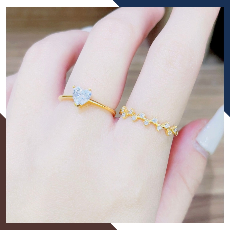 Mẫu nhẫn vàng nữ nào đang thịnh hành nhất hiện nay: trơn, đính đá hay họa tiết?