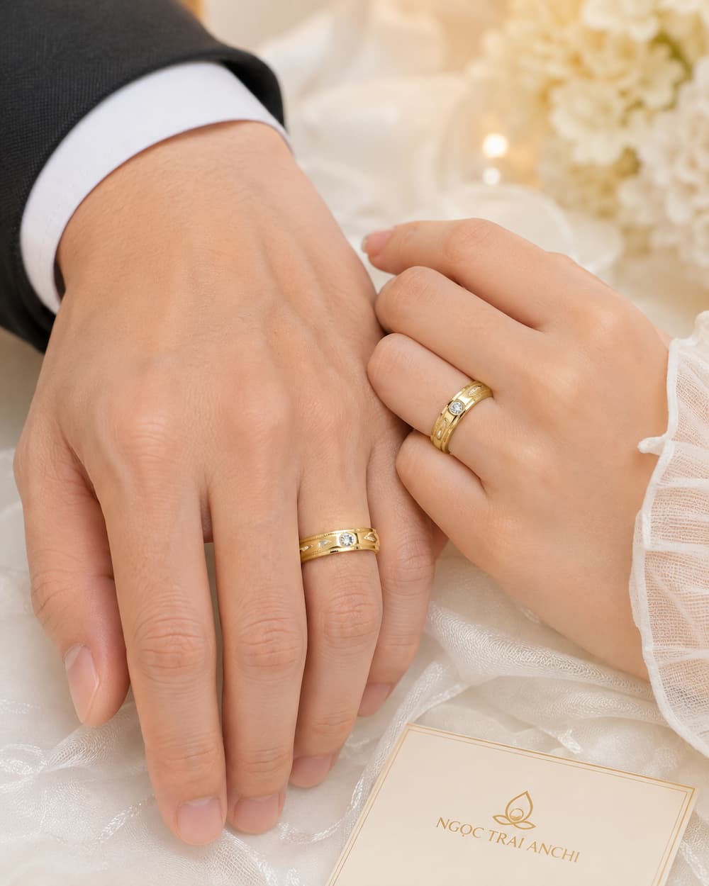 Cặp Nhẫn Cưới Vàng Tây 10K NVCD163 đồng điệu nam nữ với đá CZ