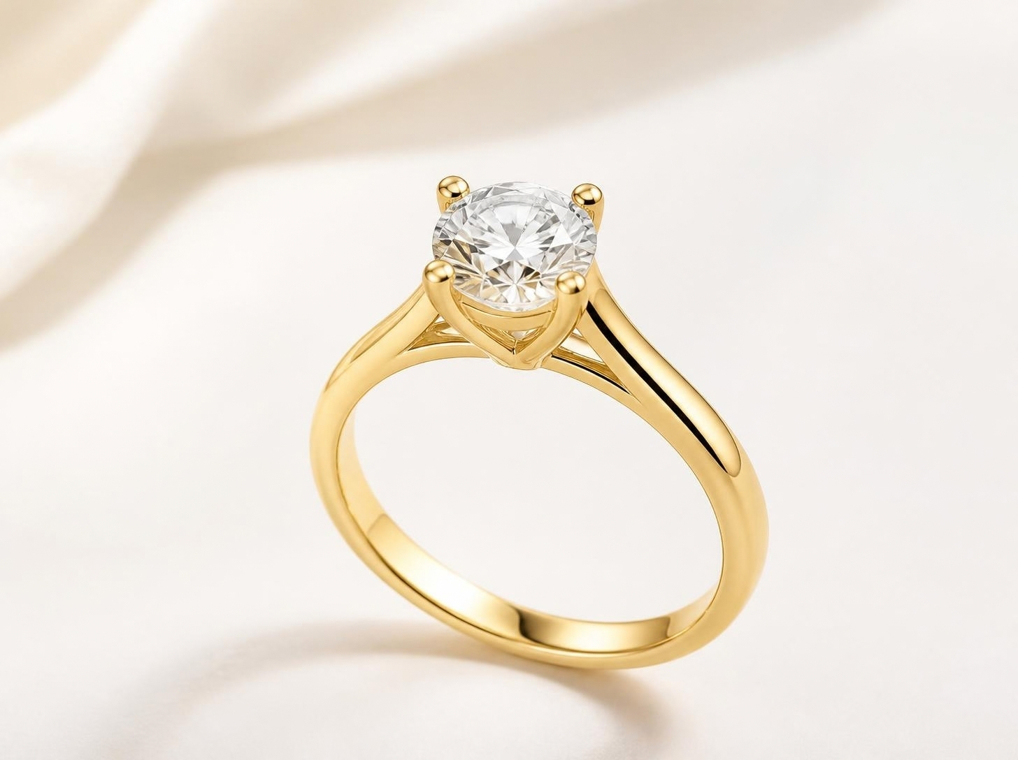 Nhẫn cầu hôn vàng 10K kiểu Solitaire với đá trung tâm