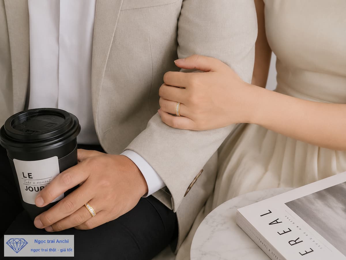 Cặp nhẫn cưới vàng 10K NVCD168 hai tông màu theo phong cách hiện đại thanh lịch