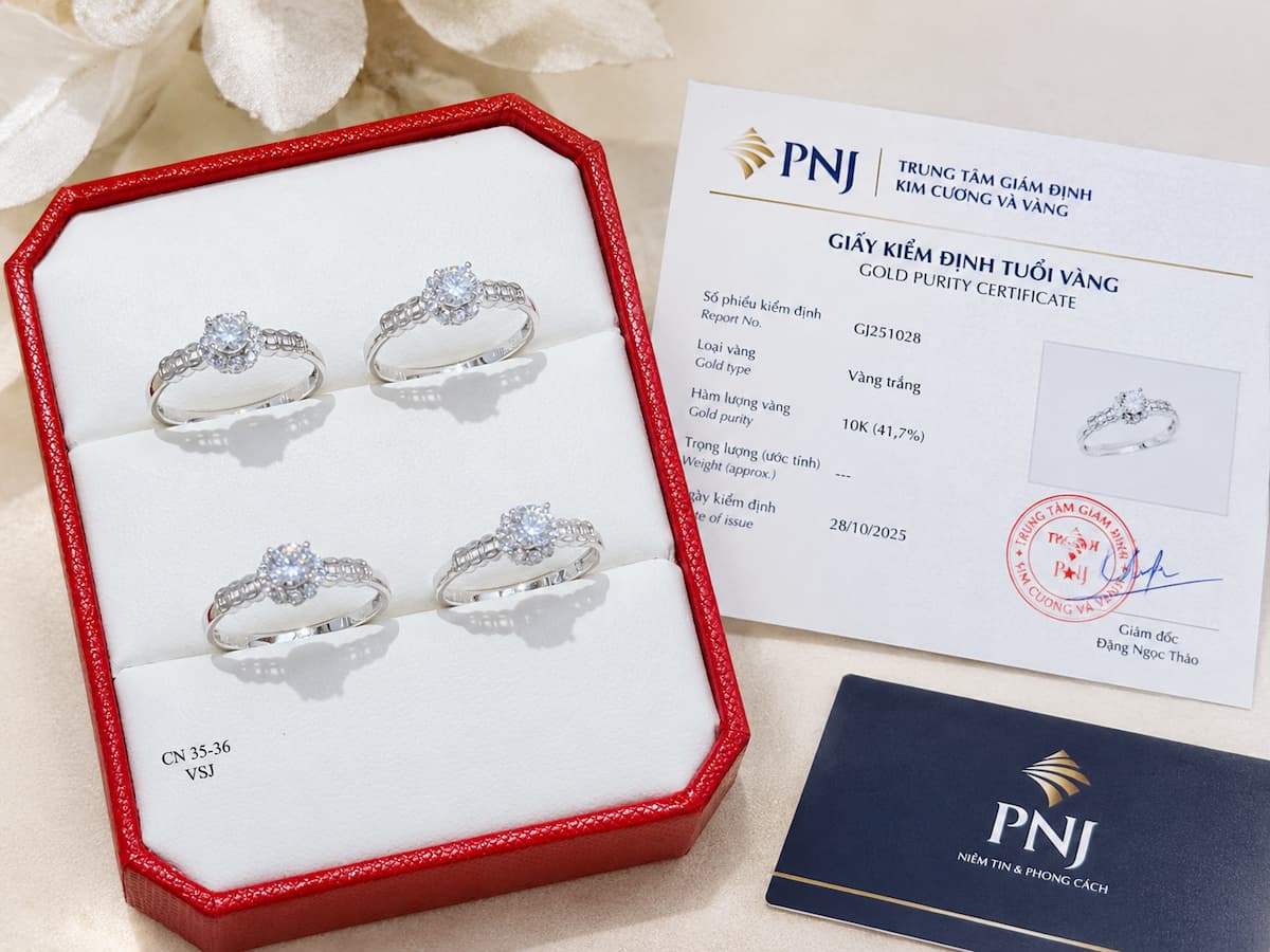 NVCH007 cùng sản phẩm thực tế và giấy kiểm định tuổi vàng đi kèm