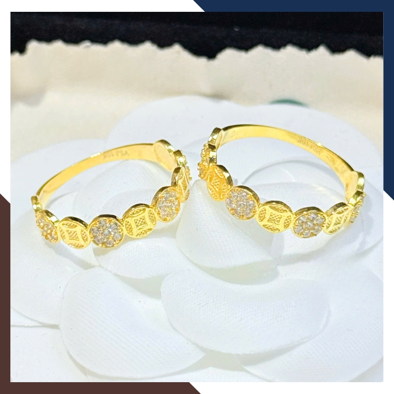 Cách biểu tượng kim tiền được thể hiện nhẹ trong thiết kế NVNU452