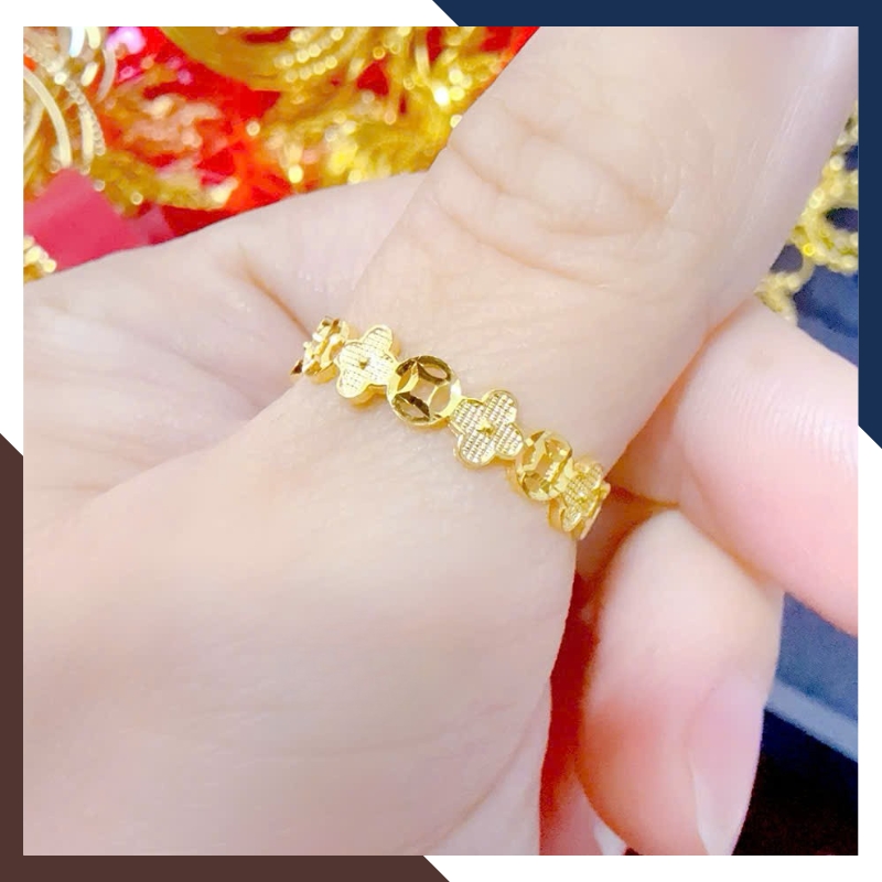 NVNU452 khi đeo phối cùng nhẫn mảnh khác trong sinh hoạt thường ngày