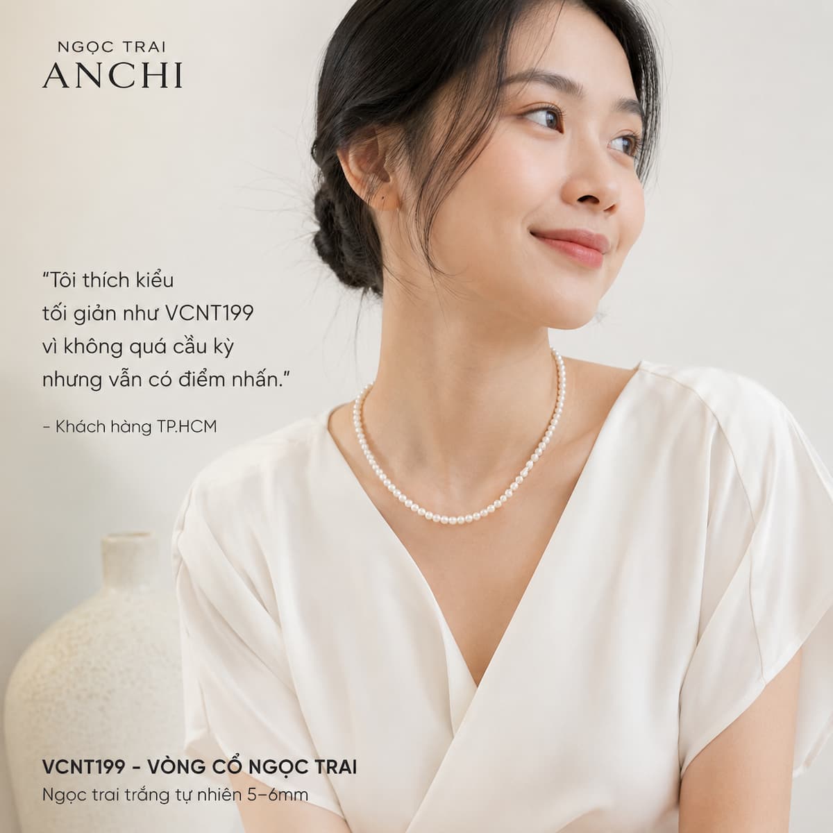 Khách hàng TPHCM đeo Vòng Cổ Ngọc Trai VCNT199 phong cách tối giản với ngọc trai trắng tự nhiên 5–6mm