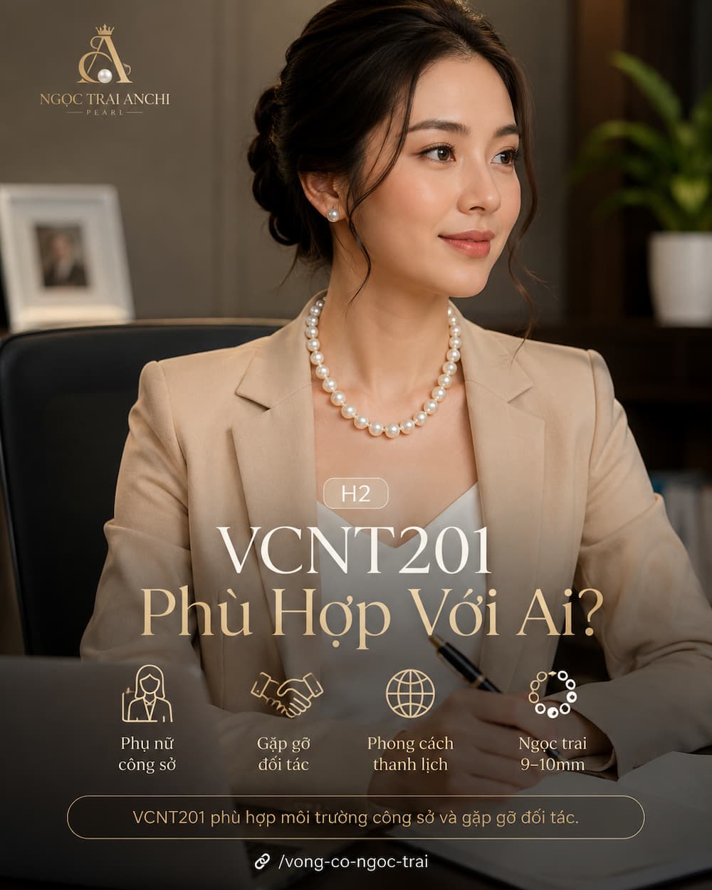 Phụ nữ công sở đeo Vòng Cổ Ngọc Trai VCNT201 phong cách thanh lịch