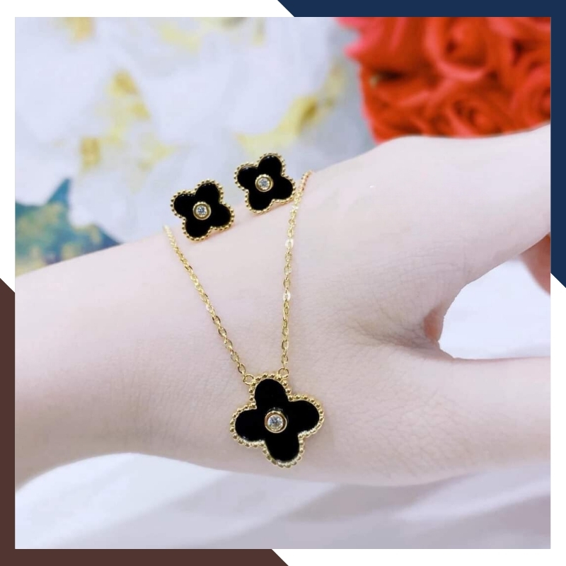 Bộ trang sức vàng cỏ 4 lá đen, gồm dây chuyền và bông tai bằng vàng korea 10k mã D70B52